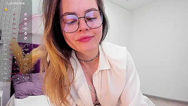 Kelly Cuutie online show from 01-24-25, 05:10