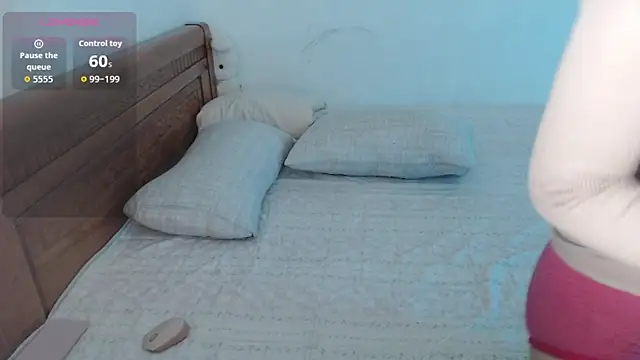 Baby Claraa online show from 11-19-25, 06:02