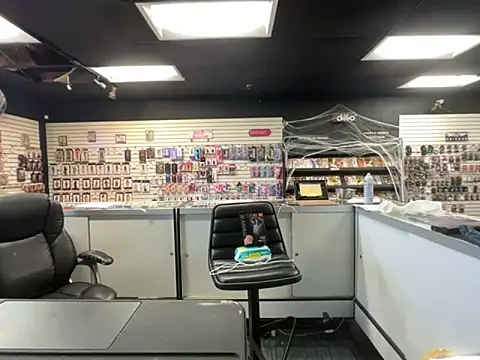 Snapshot of RawRyder8 chatting on 10-18-25, 06:30 RawRyder8 online show from 10-18-25, 06:30