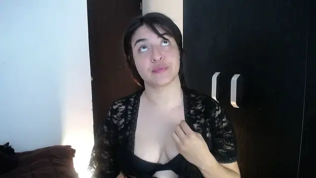 Snapshot of moritalatina chatting on 03-17-25, 11:32 moritalatina online show from 03-17-25, 11:32