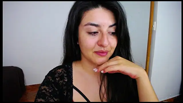 Snapshot of moritalatina chatting on 09-16-25, 02:45 moritalatina online show from 09-16-25, 02:45