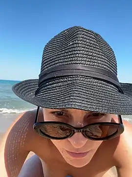 Snapshot of missdaisydiamond777 chatting on 06-24-26, 12:04 missdaisydiamond777 online show from 06-24-26, 12:04