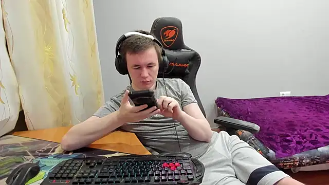 iliaskrislove online show from 12-14-25, 01:22