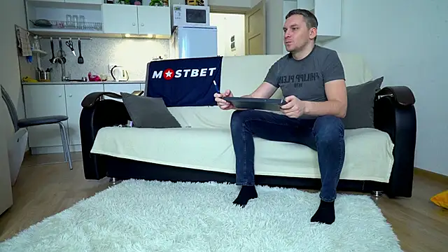 Snapshot of littlesweettifany chatting on 12-21-24, 09:12 littlesweettifany online show from 12-21-24, 09:12