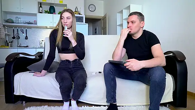 Snapshot of littlesweettifany chatting on 03-07-25, 12:23 littlesweettifany online show from 03-07-25, 12:23