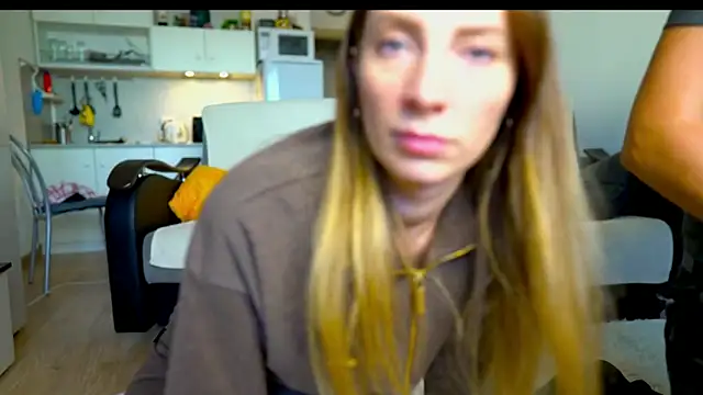 Snapshot of littlesweettifany chatting on 09-30-25, 01:38 littlesweettifany online show from 09-30-25, 01:38