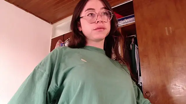 emily pearl  online show from 11-20-25, 06:40