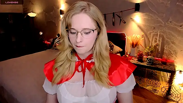 Aemilia  online show from 10-30-25, 08:16