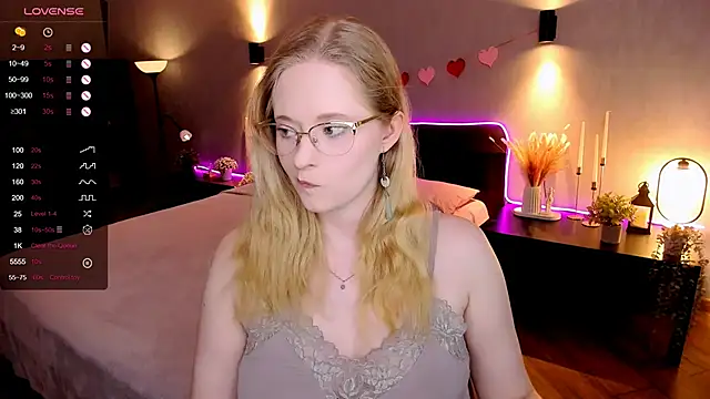 Aemilia  online show from 11-20-25, 08:25