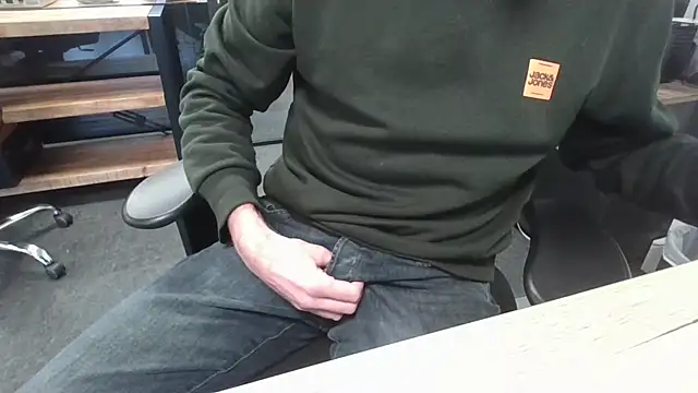 Michealtje85 online show from 01-12-26, 01:16