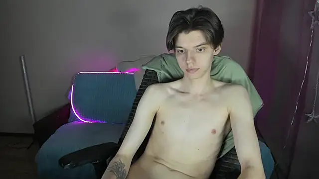 Snapshot of Liam_sexy1 chatting on 03-18-25, 04:26 Liam sexy1 online show from 03-18-25, 04:26