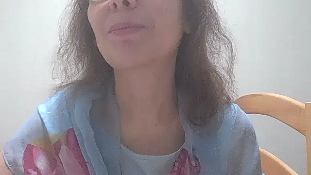 HollyJewel online show from 12-31-24, 06:24