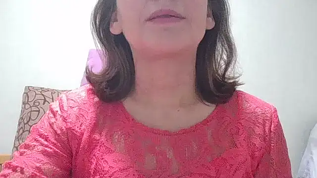 HollyJewel online show from 12-19-25, 01:40