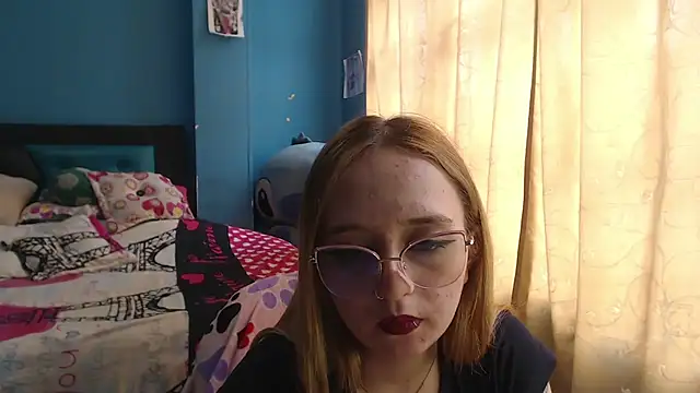 Liaroberts1 online show from 02-12-25, 06:19