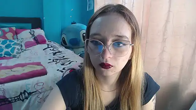 Liaroberts1 online show from 02-14-25, 12:03