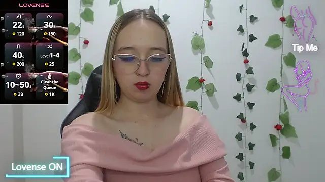 Liaroberts1 online show from 02-06-26, 02:38