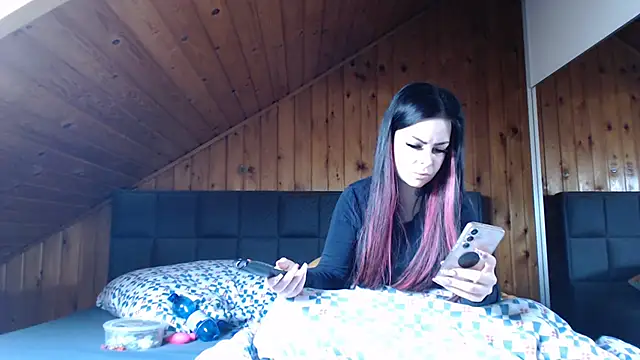 BoeseMoni1998 online show from 11-22-25, 11:42