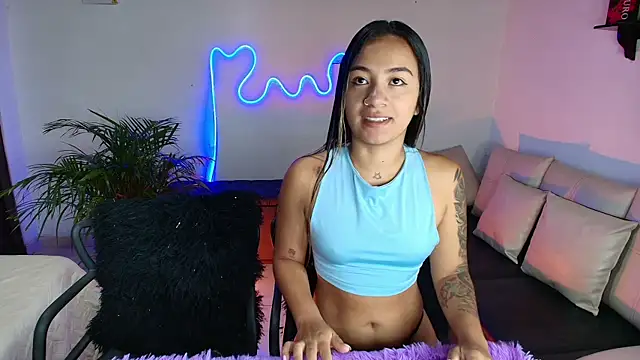 Jules n Gia online show from 02-05-25, 01:44