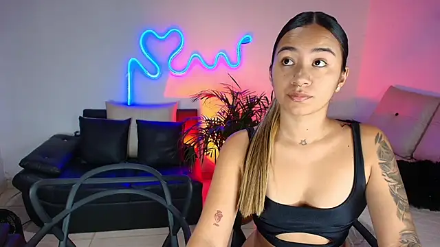 Jules n Gia online show from 02-17-25, 08:58