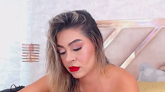 Snapshot of JoannaStanford chatting on 11-10-25, 11:48 JoannaStanford online show from 11-10-25, 11:48