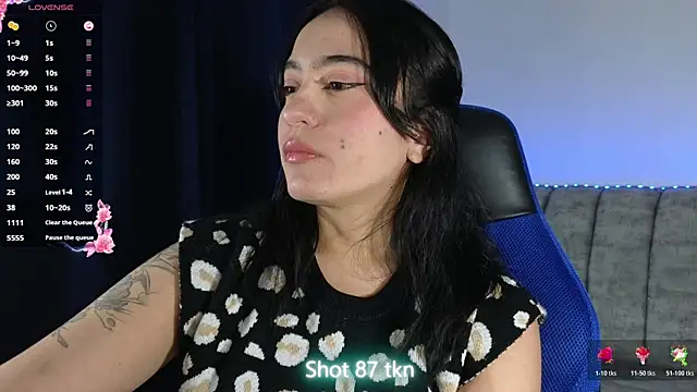 Snapshot of ZaraDames_ chatting on 06-27-26, 04:39 ZaraDames online show from 06-27-26, 04:39