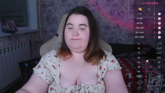 Estelle Hicks online show from 11-26-25, 06:20