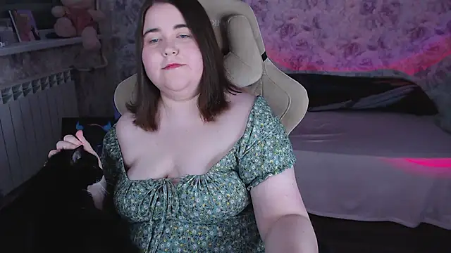 Estelle Hicks online show from 04-18-26, 07:58