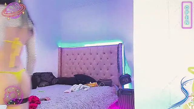 LittleEmmaa online show from 01-20-25, 05:15