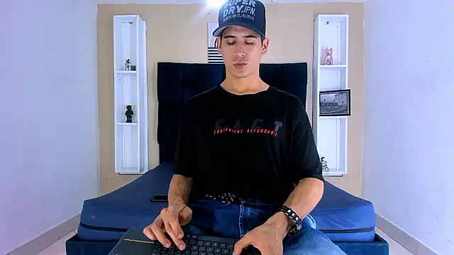 Jhonn Rhyss online show from 12-03-24, 03:41