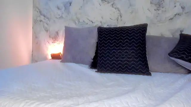 Snapshot of Bella_desi_ chatting on 02-23-25, 12:37 Bella desi  online show from 02-23-25, 12:37