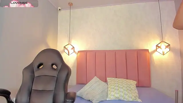 SUNNYCYRUS online show from 11-06-25, 12:39