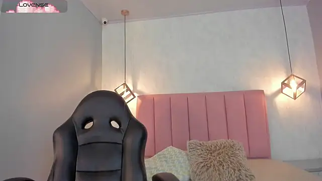 SUNNYCYRUS online show from 11-20-25, 12:49