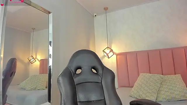 SUNNYCYRUS online show from 03-05-26, 12:45