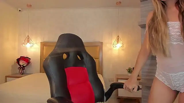 SUNNYCYRUS online show from 04-25-26, 01:41