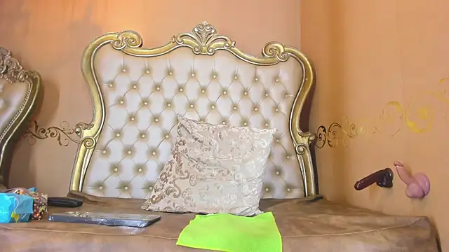 Snapshot of Celeste_Baker_ chatting on 10-07-25, 12:24 Celeste Baker online show from 10-07-25, 12:24