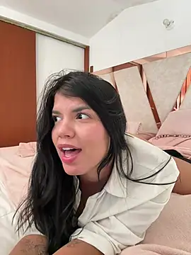 Snapshot of emma_lopes chatting on 07-23-26, 01:58 emma lopes online show from 07-23-26, 01:58
