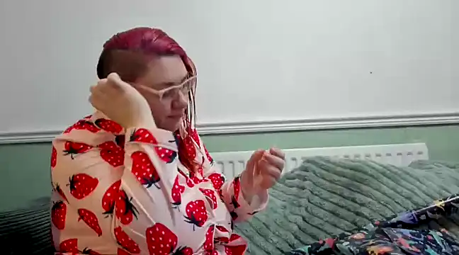 Bustycurves online show from 12-19-24, 10:02