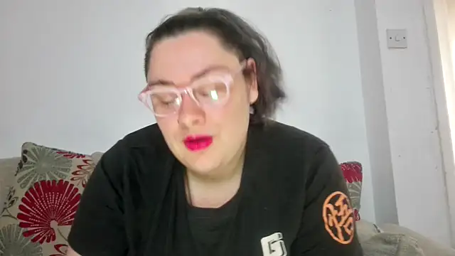 Bustycurves online show from 10-20-25, 10:49