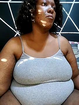 YummyChocolatexx2 online show from 02-11-26, 05:45