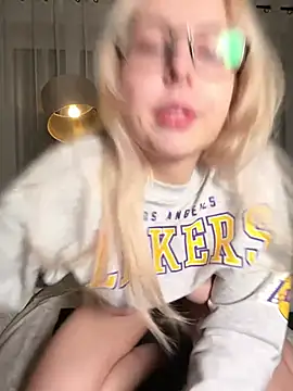 Livewithlucy online show from 02-09-26, 07:01