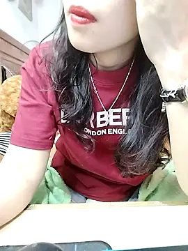 Snapshot of cream1299 chatting on 01-06-26, 02:04 cream1299 online show from 01-06-26, 02:04