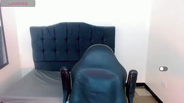 Snapshot of la_ratona_1 chatting on 12-30-24, 11:28 la ratona 1 online show from 12-30-24, 11:28