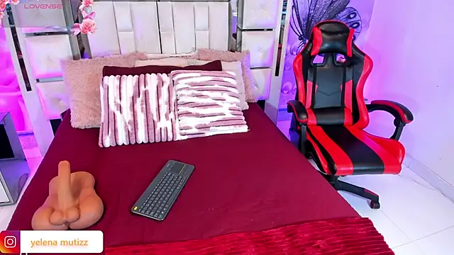 Yelena mutiz online show from 03-02-26, 01:07