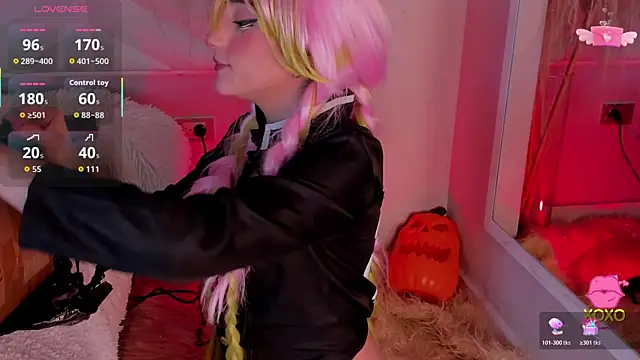 Snapshot of miia__baker chatting on 10-25-25, 12:13 miia baker online show from 10-25-25, 12:13