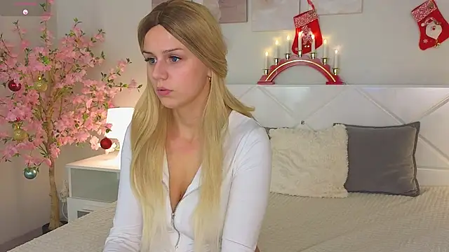 Snapshot of Wendy_D0ll chatting on 12-27-24, 12:07 Wendy D0ll online show from 12-27-24, 12:07