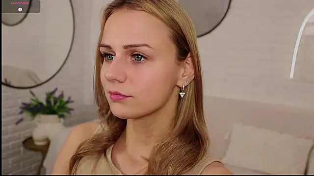 Snapshot of Wendy_D0ll chatting on 10-11-25, 09:24 Wendy D0ll online show from 10-11-25, 09:24