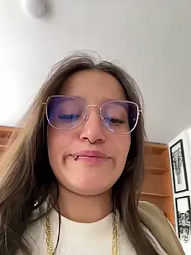 Snapshot of Elecktra_sweet chatting on 05-15-26, 08:27 Elecktra sweet online show from 05-15-26, 08:27