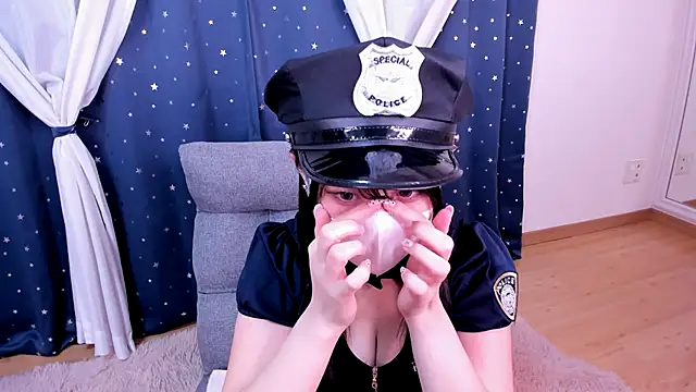 Snapshot of p_RUMiMi chatting on 10-30-25, 11:00 p RUMiMi online show from 10-30-25, 11:00