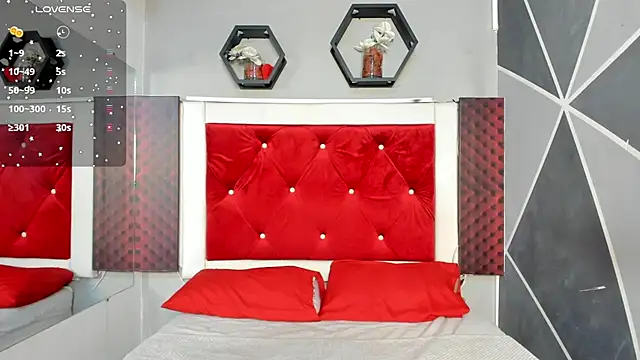 Snapshot of Karoll014 chatting on 01-11-25, 11:45 Karoll014 online show from 01-11-25, 11:45