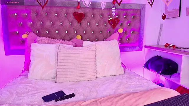 Tayzon Foxxx online show from 02-13-26, 01:18